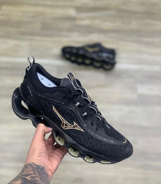 Mizuno Prophecy 13 Preto/Dourado